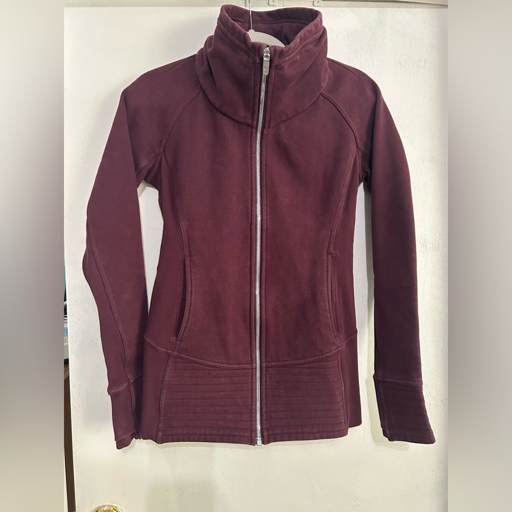 LULULEMON Womens Radiant Jacket II Zip Up Maroon Red Wine Color Size 6